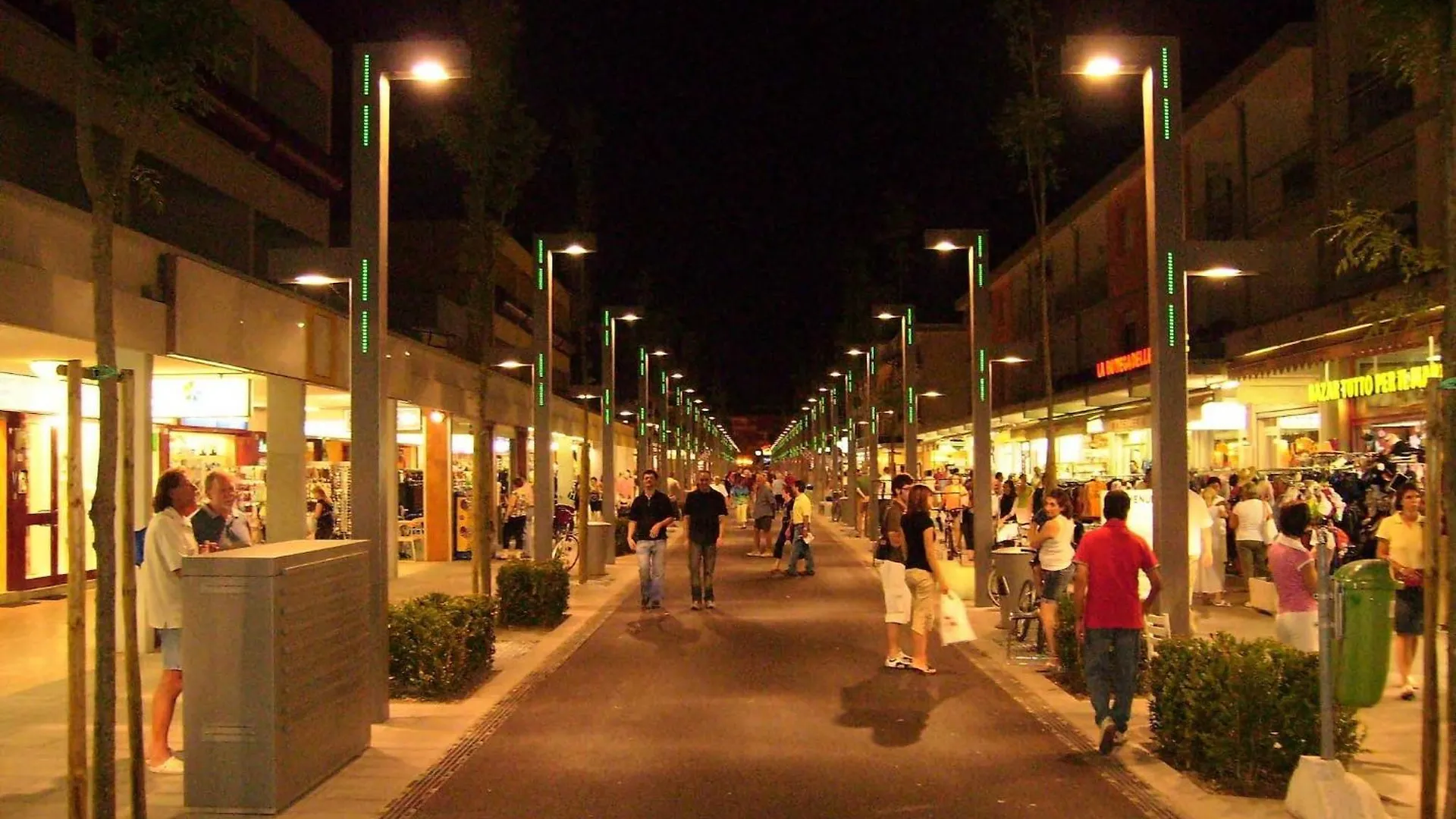 One Bedroom Flat With Balcony Next To The Sea Bibione Apartment